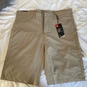 Size 34 waist under Armour golf shorts, new with tags